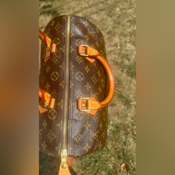 Louis Vuitton Speedy 30 with COA monogram VI0923 Preloved - Picture 7 of 13